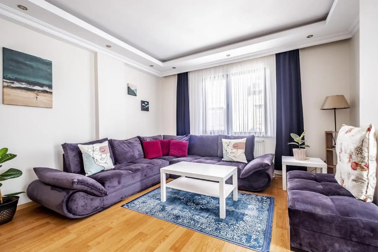 Flat In Maltepe With Balcony Near Shopping Malls İstanbul