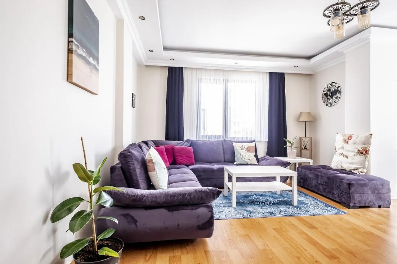 Flat In Maltepe With Balcony Near Shopping Malls Istanbul Turkey