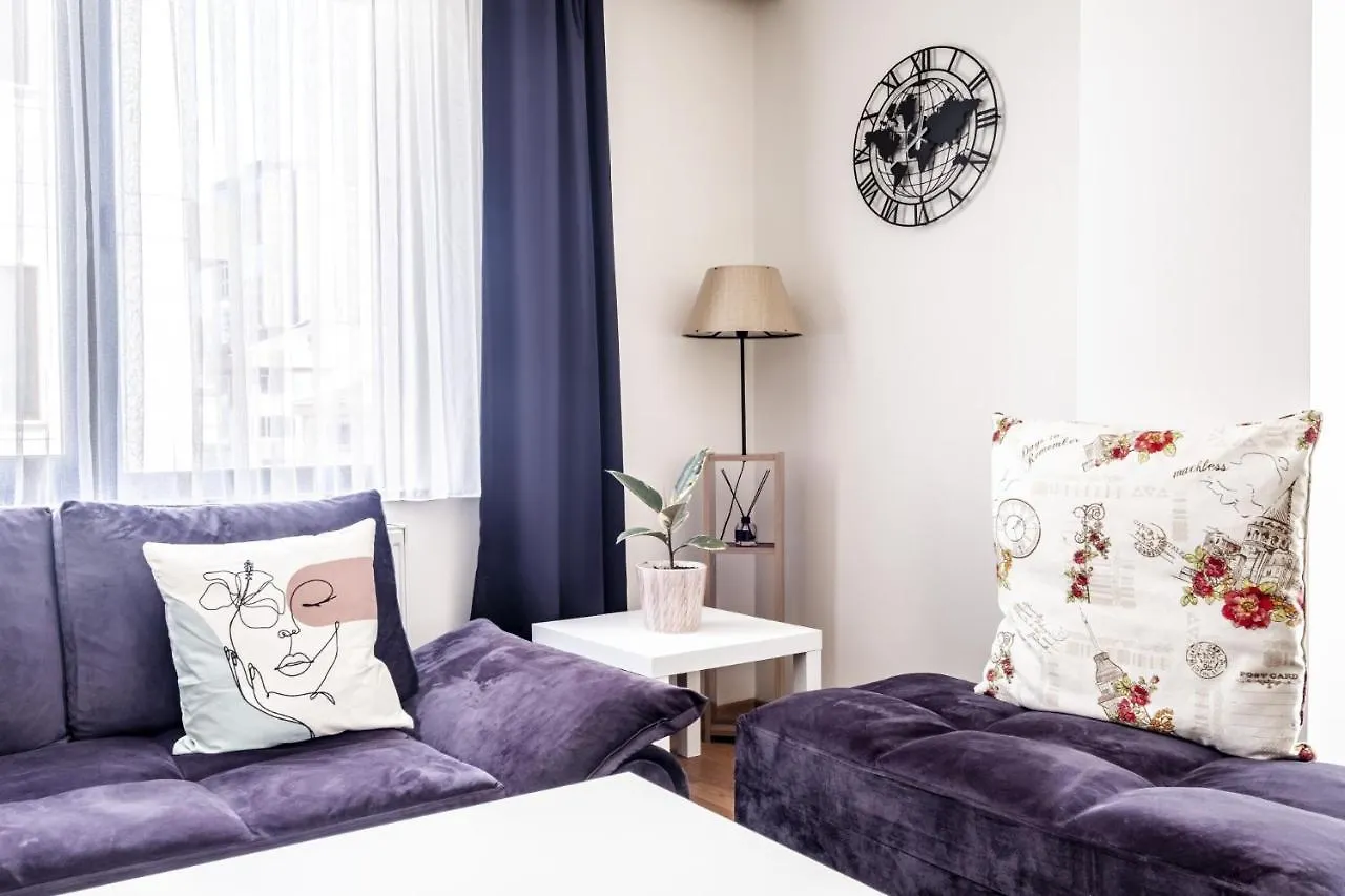 Flat In Maltepe With Balcony Near Shopping Malls Istanbul Apartment