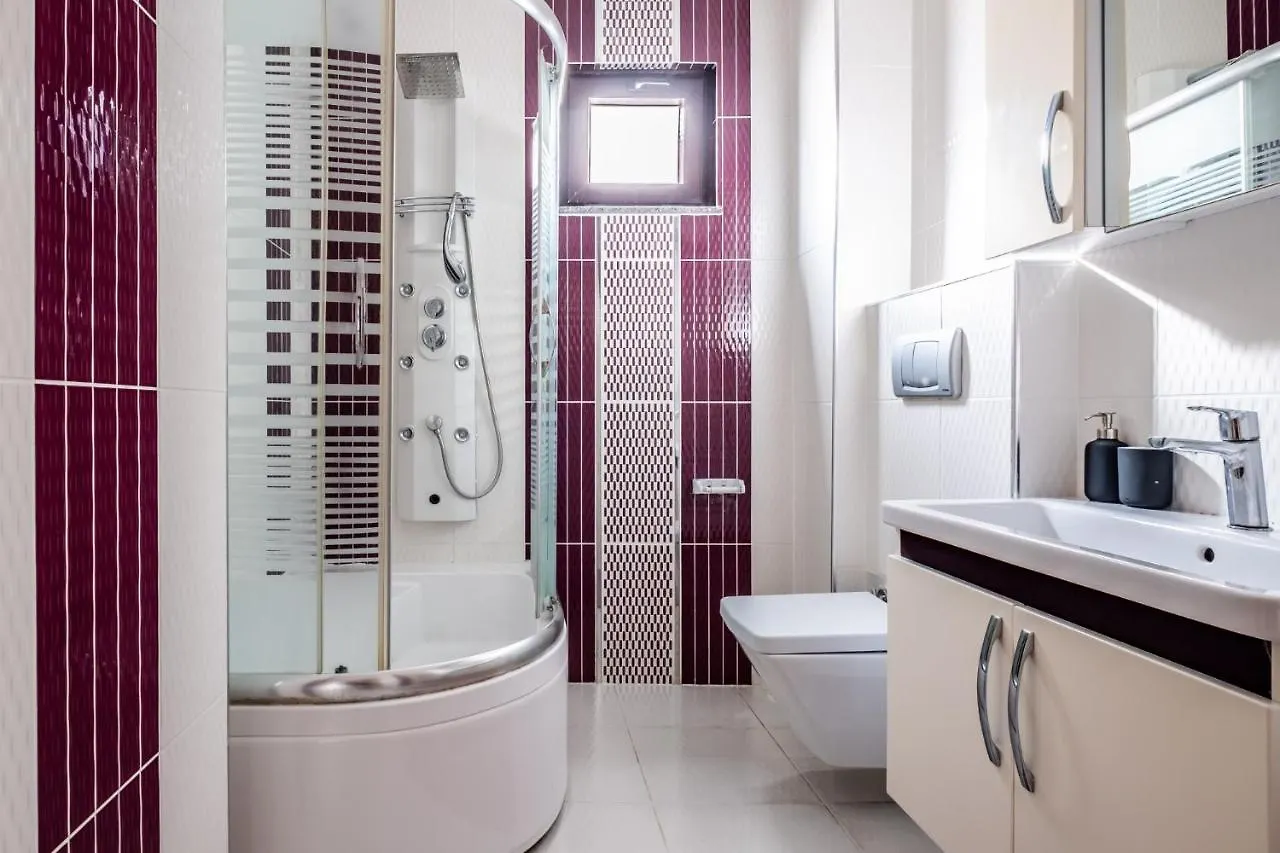 Flat In Maltepe With Balcony Near Shopping Malls Istanbul Turkey
